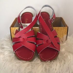 NWT red Saltwater sandals wmns size 8